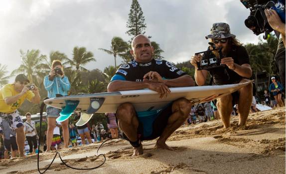Nossa fotógrafa em ação durante o Pipe Masters, na praia de Pipeline, em Oahu, no Havaí
